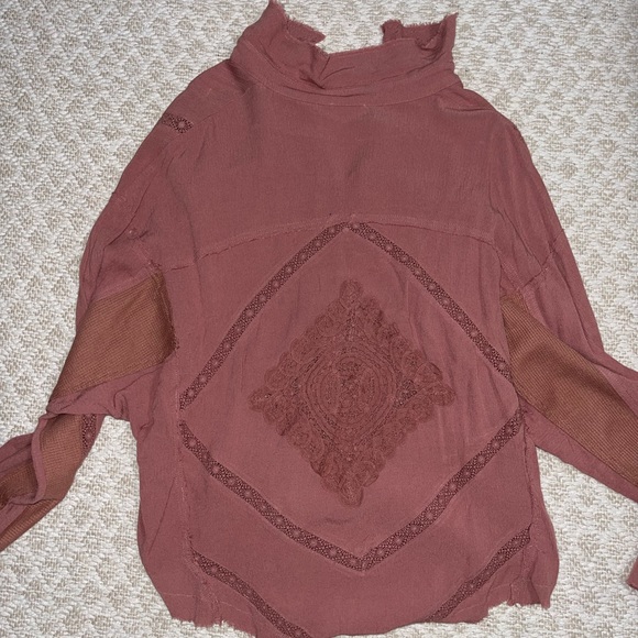 Miss Me Lace Button Up Blouse - Picture 2 of 3